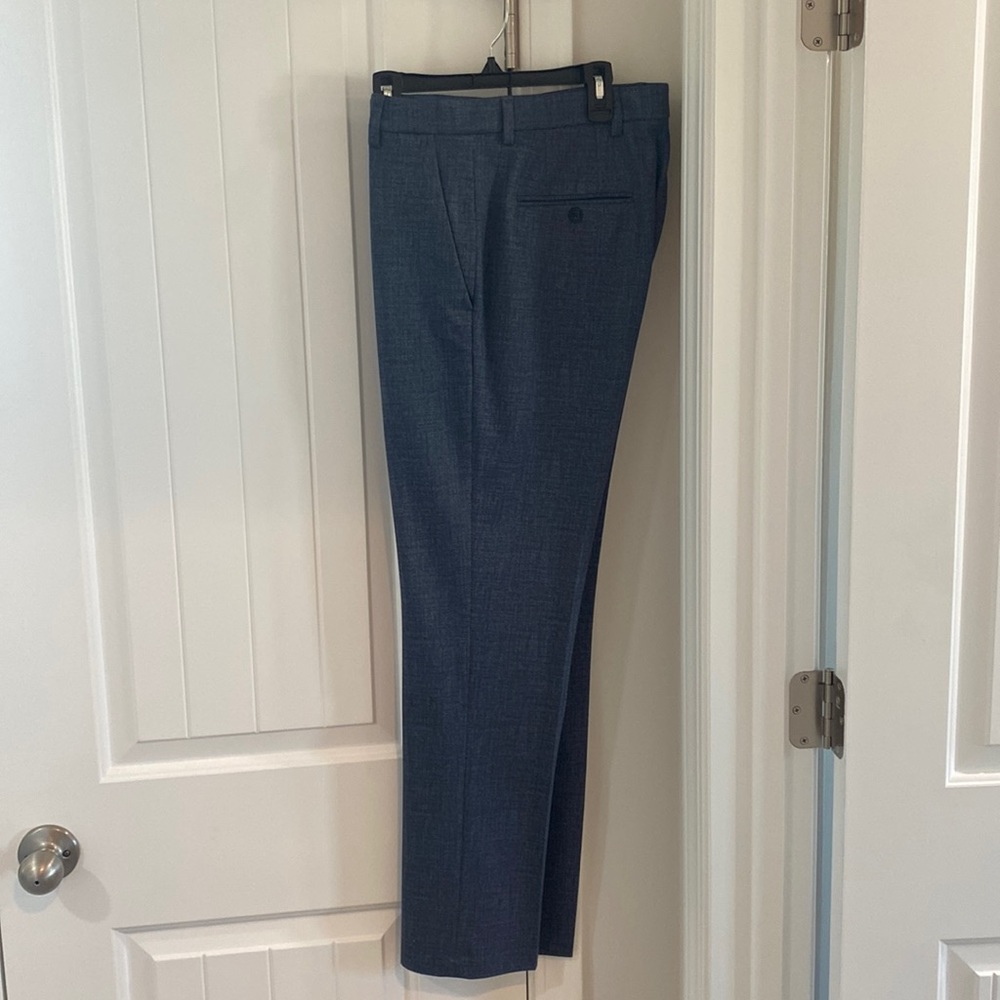 Perry Ellis slim fit stretch 31 X 30 blue dress pants.